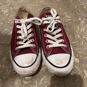 Maroon Converse Chuck Taylor All Star Low Top women's 7.5 / men's 5.5